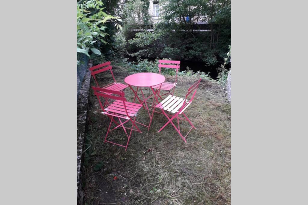 Loft Haut De Gamme Centre Montargis, Place De Parking, Local A Velos, Linge De Lits Et Serviettes, Coin Riviere Amenage, Hamac, Epicerie, Velos En Option, Tout Confort Jusqu'A 4 Voyageurs ภายนอก รูปภาพ